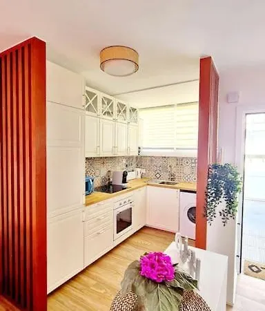 215 Azahara By Tenerife & Sales * Playa de las Americas (Tenerife)