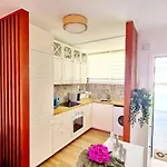 215 Azahara By Tenerife & Sales * Playa de las Americas (Tenerife)