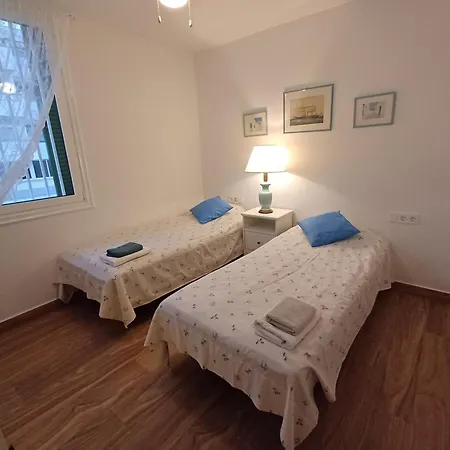 215 Azahara By Tenerife & Sales * Плая-де-лас-Америкас